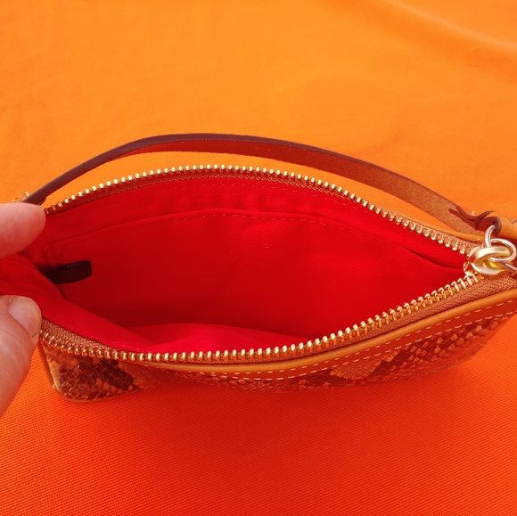 ✨HOT!!✨Dooney & Bourke Orange & Tan Python Wristlet - Picture 3 of 4